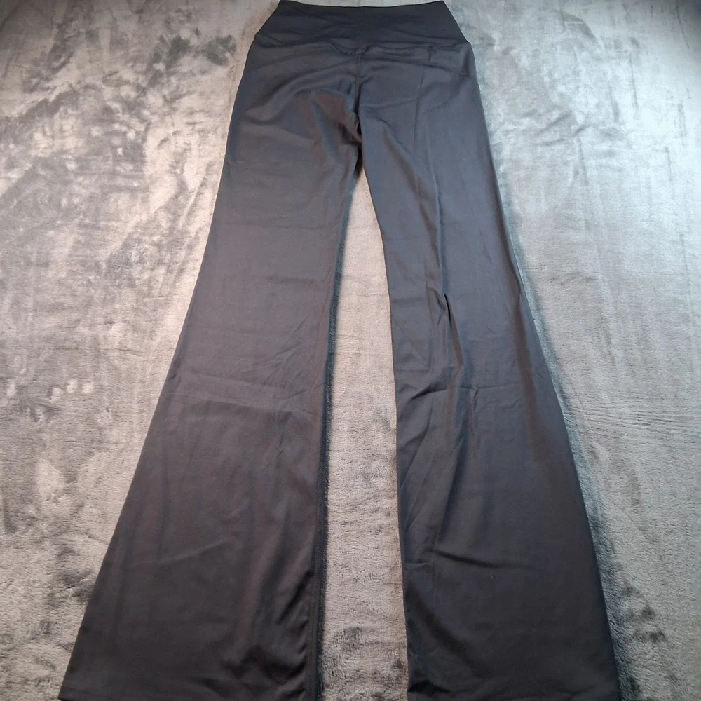 NWT Cupshe Yoga Pants Small Black Crossover High Waist Flare Leg Activewear - Picture 3 of 8